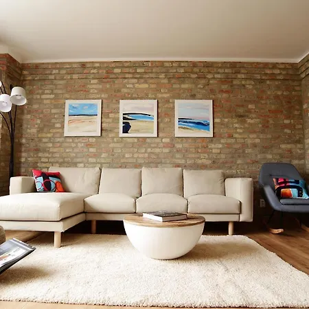 Art Gallery Apartment Nove Zamky