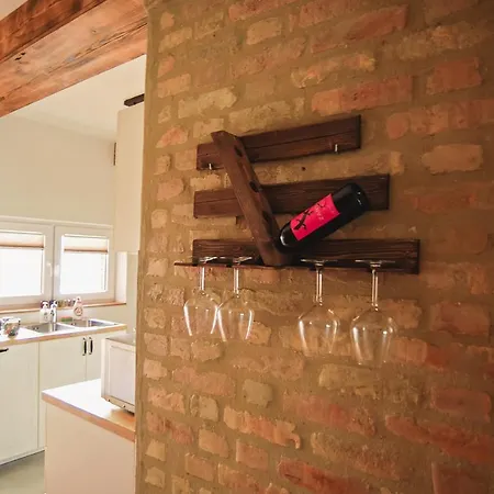 Art Gallery Apartment *