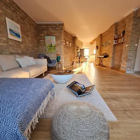 Art Gallery Apartment Nove Zamky